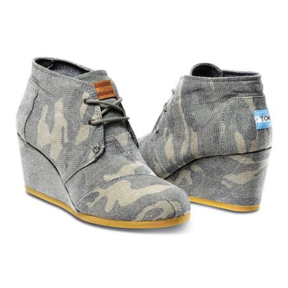 Toms Washed Camo Canvas Desert Wedge Ankle Bootie Size 8.5